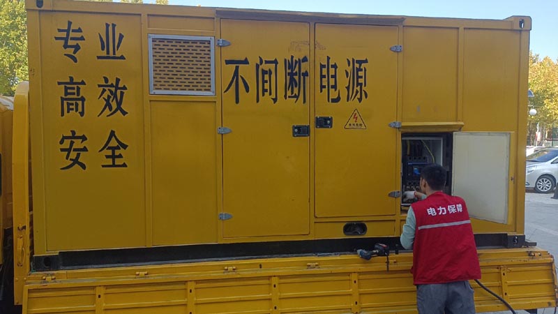 宁南柴油发电机组和UPS电源配合使用时，如何避免切换过程中的电力中断？